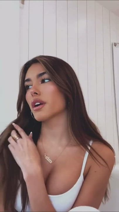 Madison beer has such amazing dick sucking lips. Jerking so hard - free porn video