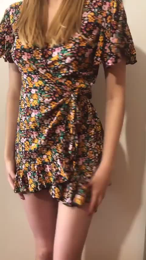 I love sundresses cause i can flash strangers at the beach for fun - free porn video