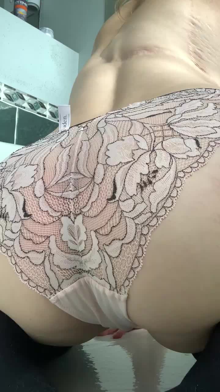 My pale booty! - free porn video
