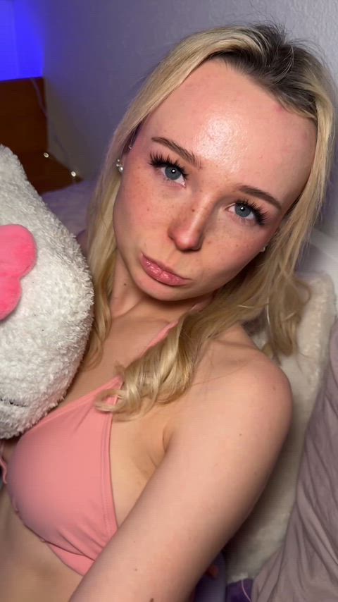 turned 18 a few weeks ago, happy to be legal to shake my cute ass on reddit haha - free porn video