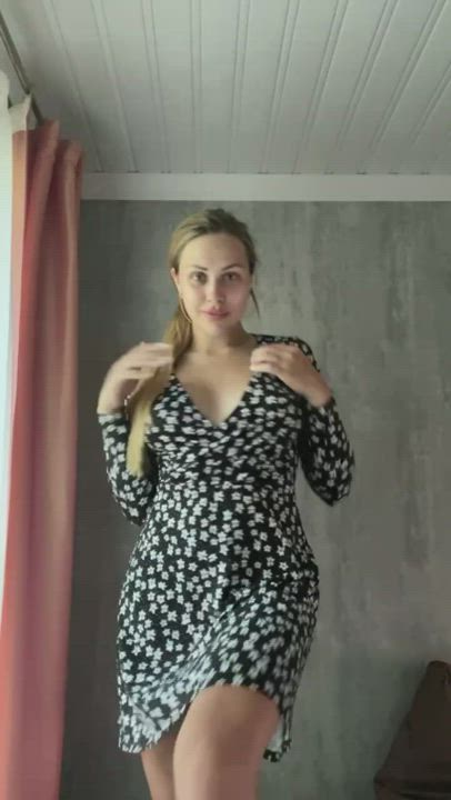 I want my little pussy played with :( - free porn video