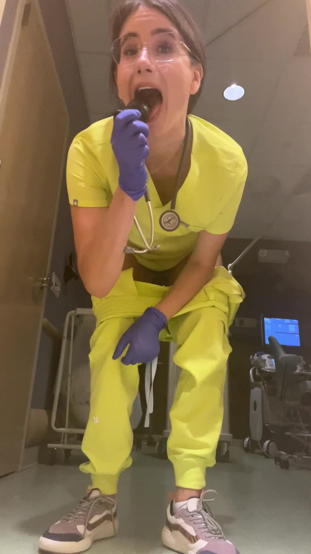 Gotta have fun at work  - free porn video