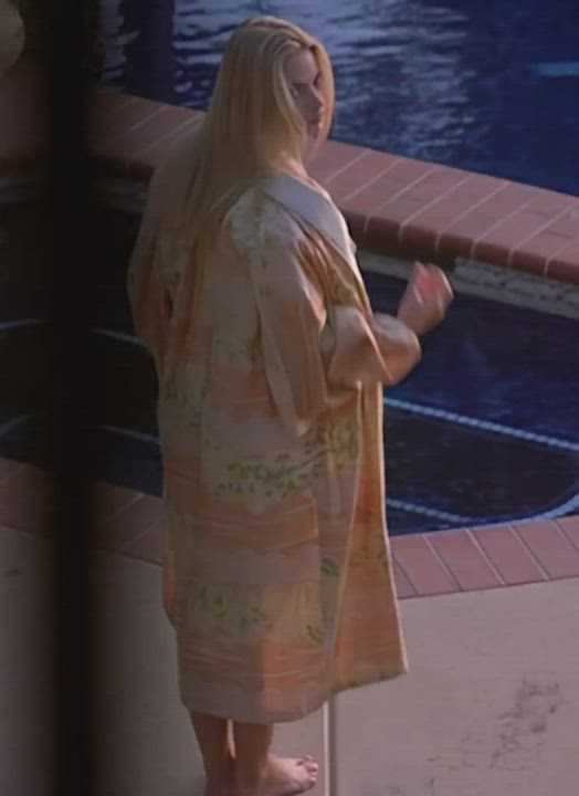 Jaime Pressly needs to be fucked hard in pool - free porn video