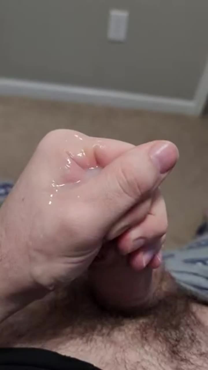 Didn't plan on cumming and tried not to make a mess. - free porn video