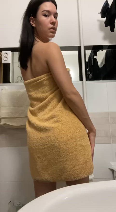 Think about having some wet cat for supper. - free porn video