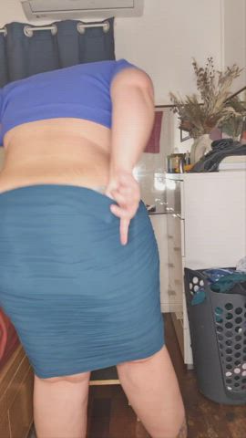 Do you like watching me take my clothes off? - free porn video