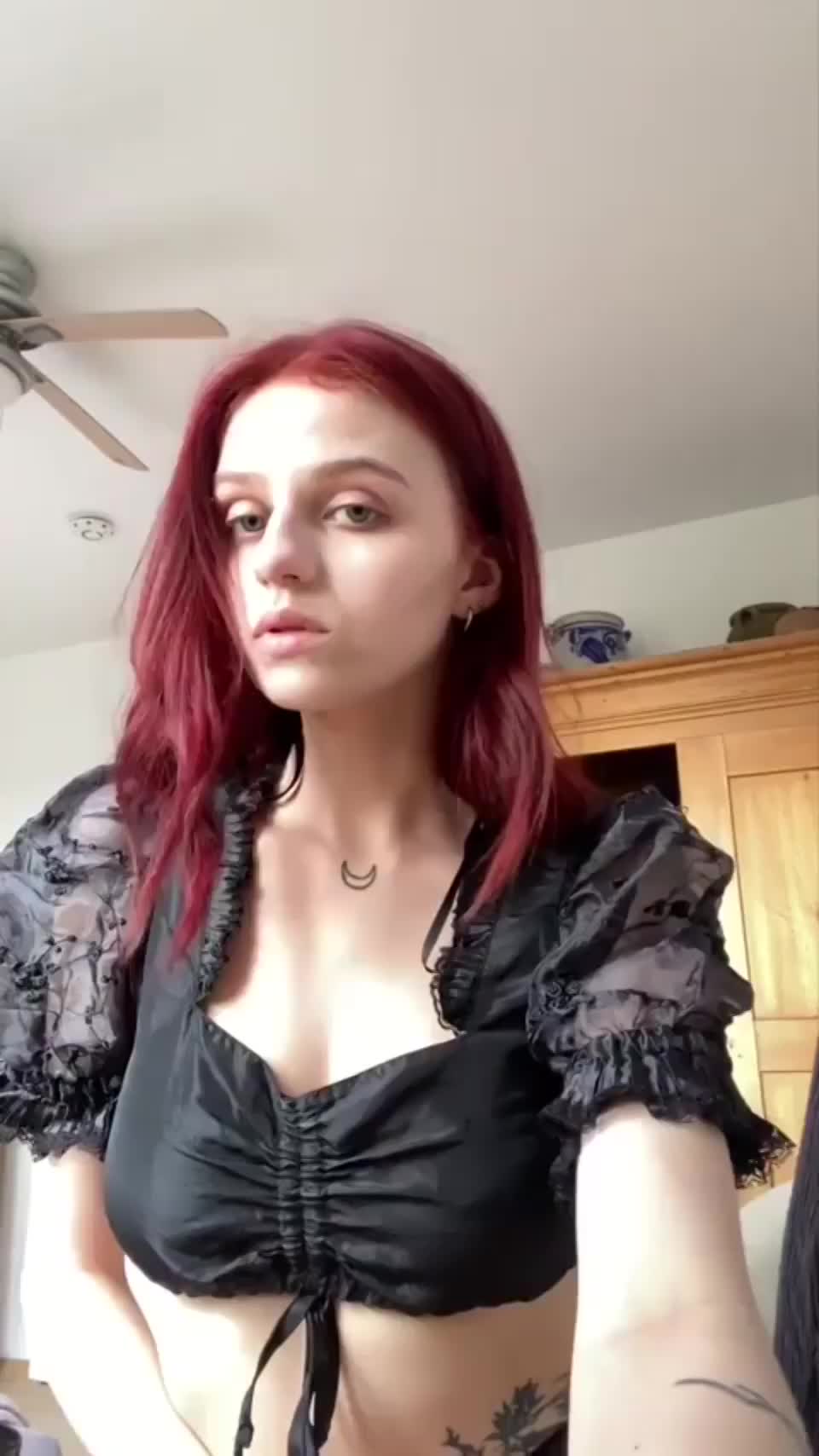I feel very horny right now - free porn video