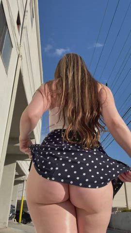 Giant ass, slight cellulite 🤭 - free porn video