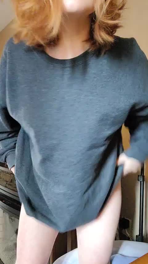 I hope my curvy mombod gets your attention. - free porn video