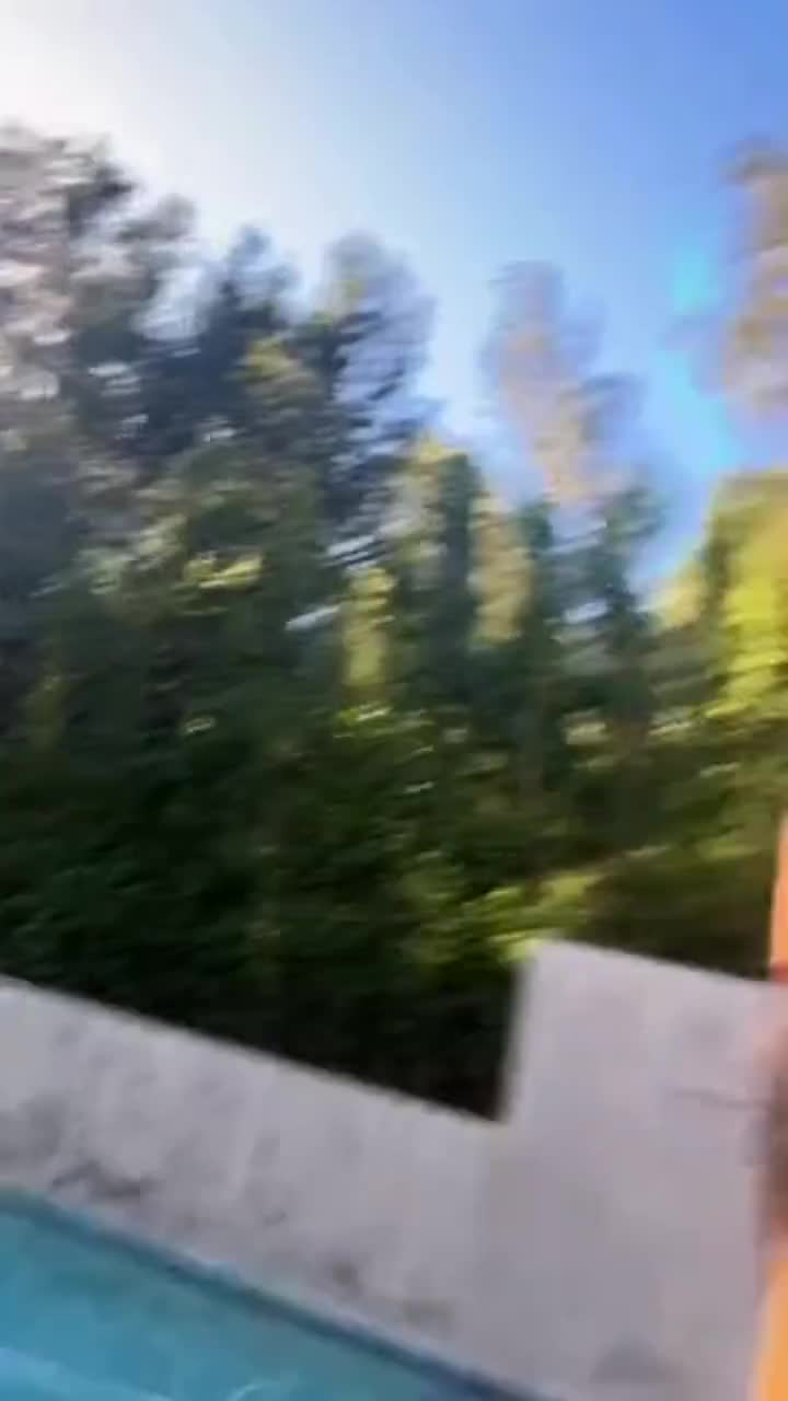 I just love walking with my tits out - free porn video