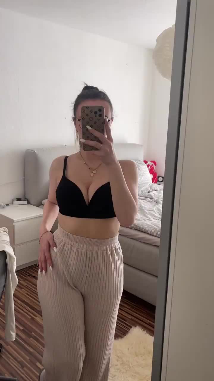 Describe my 18yo tits with one emoji! - free porn video