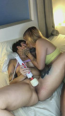 how many fingers do u think i can take? 🤭 - free porn video