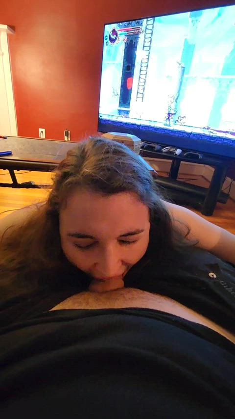 Saturday wakeup blowjob and gaming is the adult version of Saturday morning cartoons - free porn video