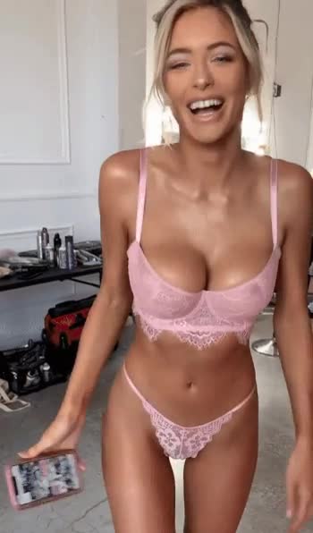Jiggly jugs - free porn video
