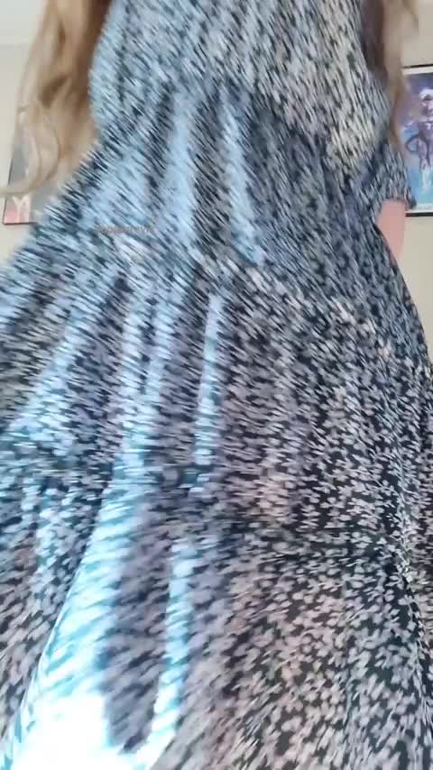 I want to show you what's under my dress - free porn video