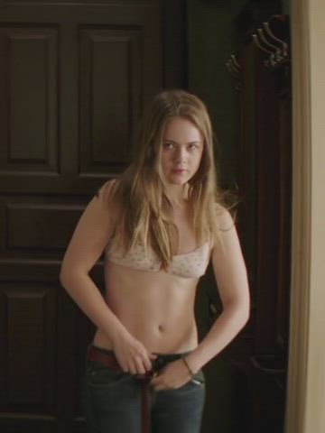 Hera Hilmar (Queen Maghra) forced to strip - An Ordinary Man (2017) - free porn video