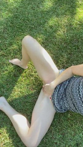 It’s so warm out, I had to pull up my dress - free porn video