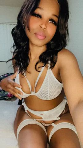 Would you fuck a curvy mom? 💚 - free porn video