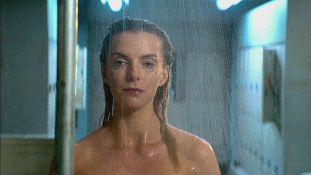 Time for a hot shower fuck with Betty Gilpin - free porn video
