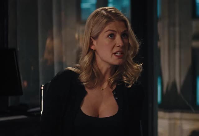 Rosamund Pike has amazing tits - free porn video
