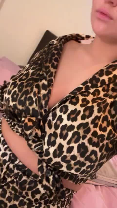 would you jerk off to my nudes if I send you some - free porn video