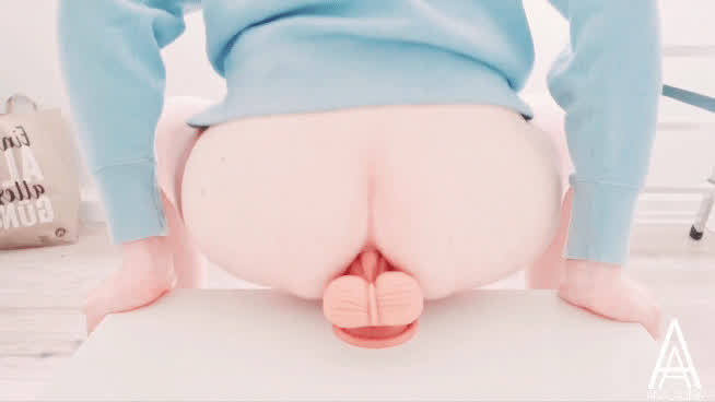 Its soooo Bigggg - free porn video