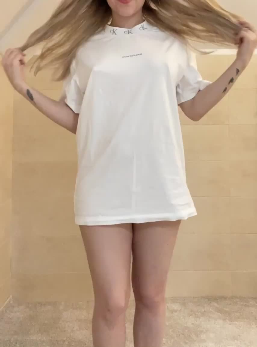 My first attempt at getting you hard this year! - free porn video