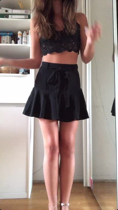 Every time I jump my clothes disappear, can you help me out? 🙃🥵 - free porn video