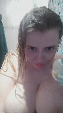 I want to know if sex in the shower is really uncomfortable ? I've never had a boyfriend so I'm very curious - free porn video