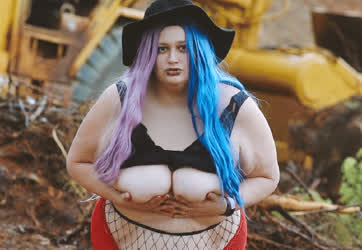 Fat Girl Bounce - free porn video