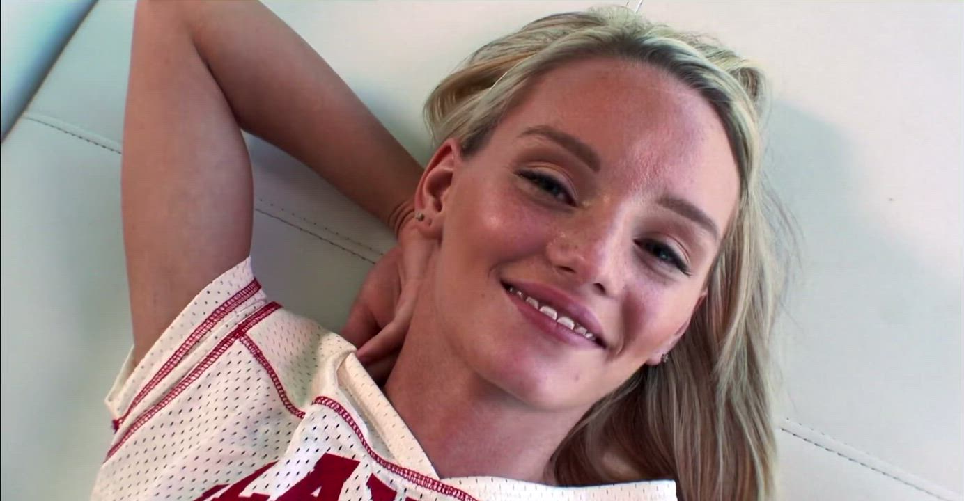 Sammie Daniels Is Petite And Horny - free porn video