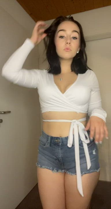 Am I cute enough to capture your attention?😊 - free porn video