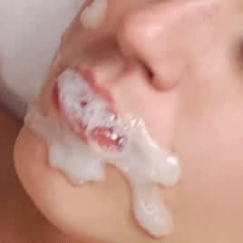 Covered her mouth - free porn video