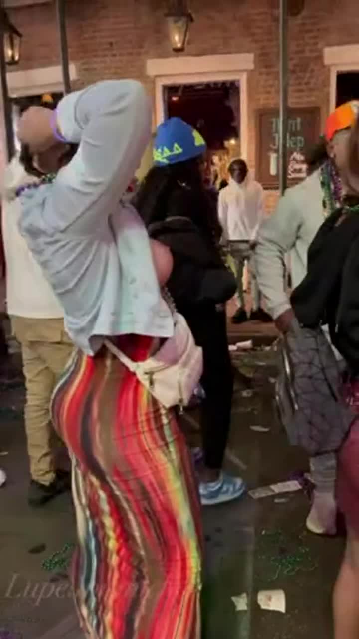 Mardis Gras I hope I didn’t disappoint Day 1 in the French Quarter [GIF] - free porn video