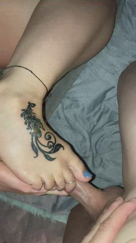 I love the way u/Layla_Meadows grabs my cock - free porn video