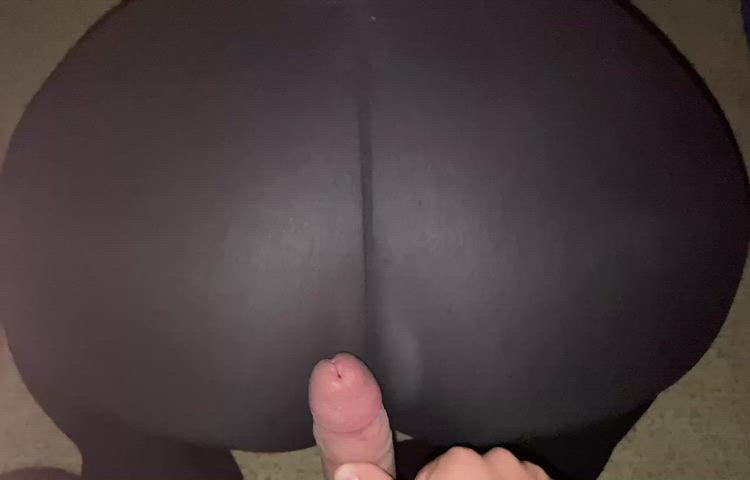 Cumshot on huge booty after assjob in leggings - free porn video