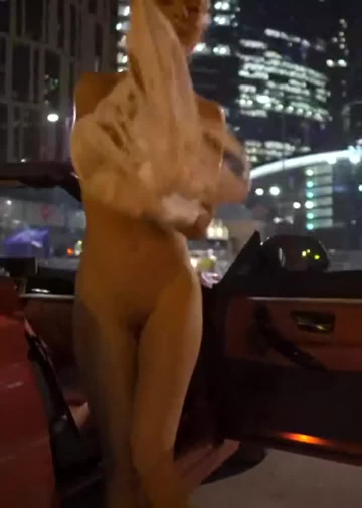 Cute Blonde Changing In Public - free porn video