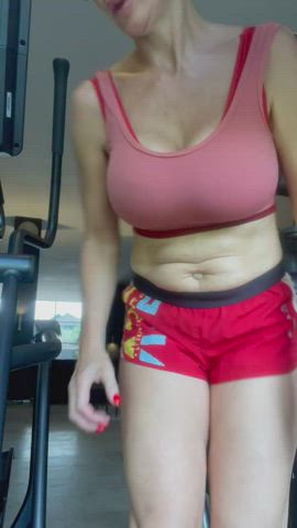 Are there any guys who prefer older women?F(50) - free porn video