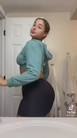 I like the idea of playing the dumb air headed bud with a fat ass that’s so dumb I have no idea I’m being used as goonfuel behind my back - free porn video