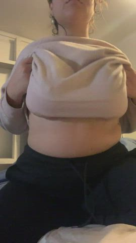 Having some wine after a long day 😴 how was your day? - free porn video