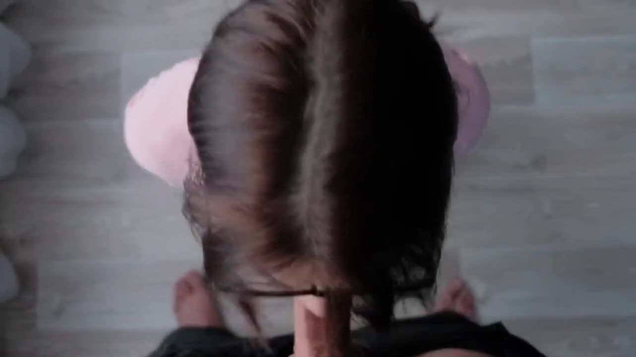 girl with glasses loves to suck dick, deep - free porn video