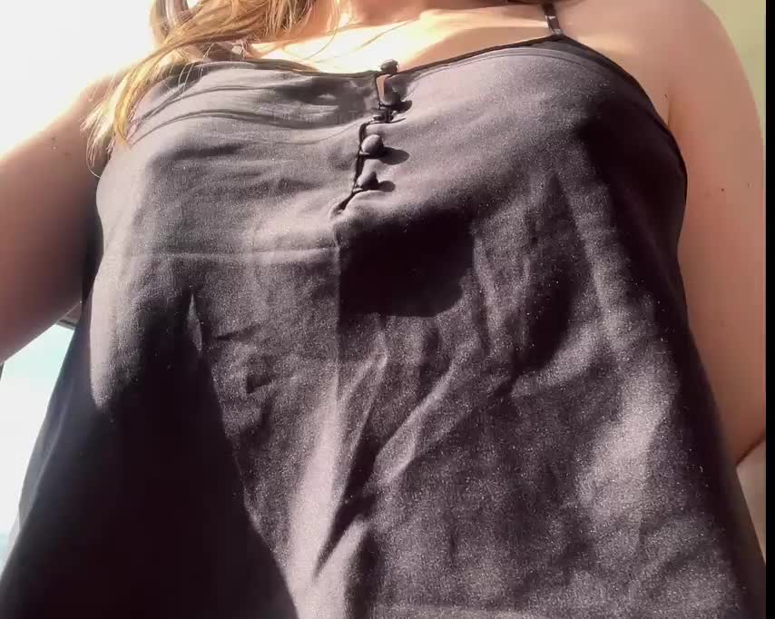 E cups provide plenty of boob to go around 😘 - free porn video
