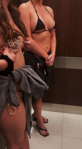 Do you like our quicky titties on the elevator? [gif] - free porn video