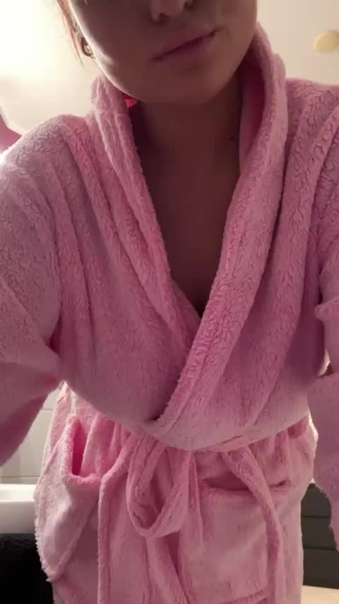 Just got out of the shower but i kinda felt lonely in there :( - free porn video