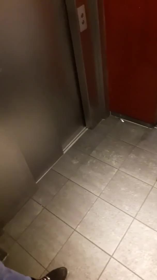 That elevator quickly! - free porn video