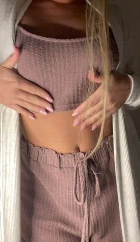 Older men jerking off to me turns me on so much - free porn video