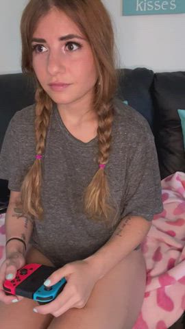 Home alone and a little too horny 🙈💕 - free porn video