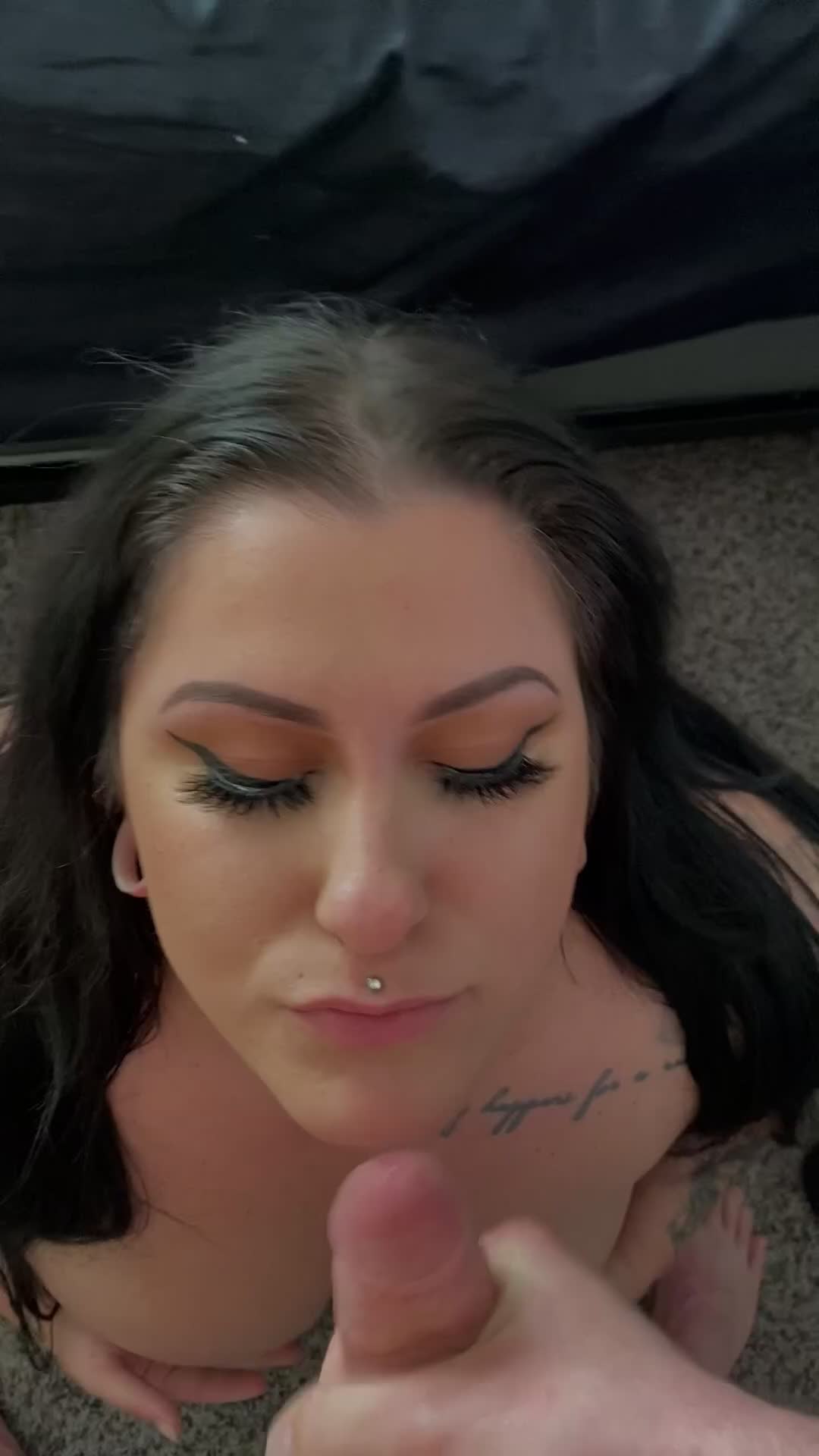 i love when he cums all over my pretty face 😇 - free porn video