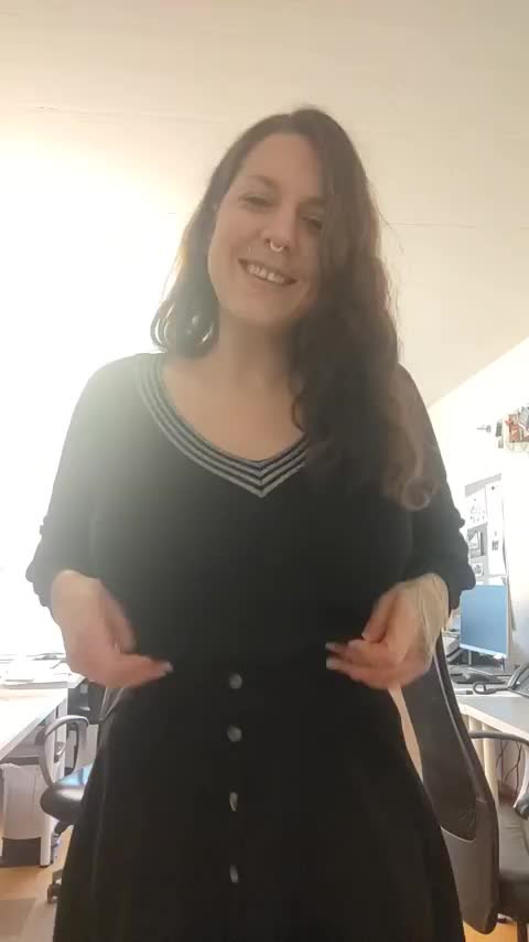 Letting them bounce around at work 😈 - free porn video