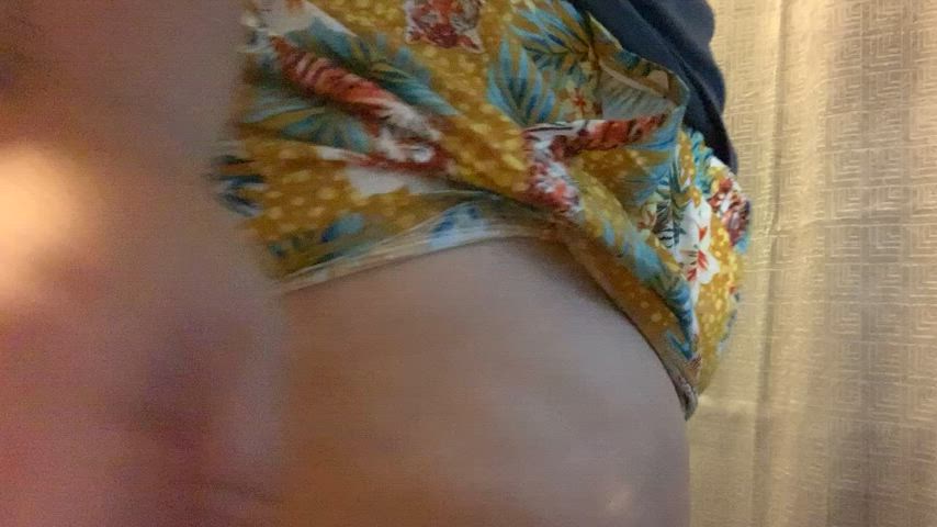 My mom has so much ass to goon to - free porn video
